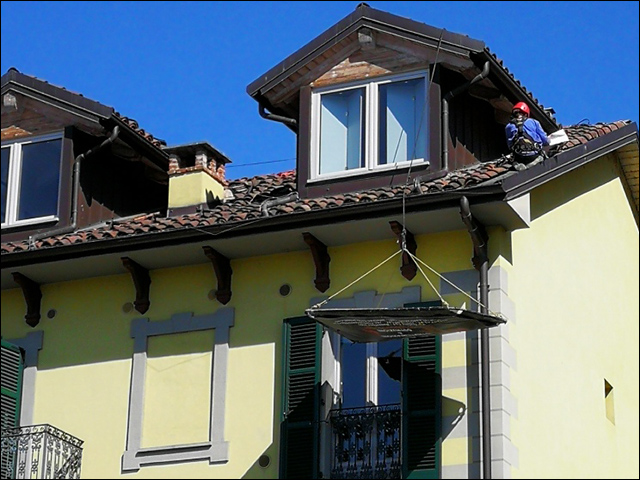 Lavoro in edilizia acrobatica - Posa in Opera Aghi Dissuasori