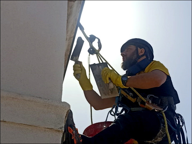 Lavoro in edilizia acrobatica - Restauro Facciata